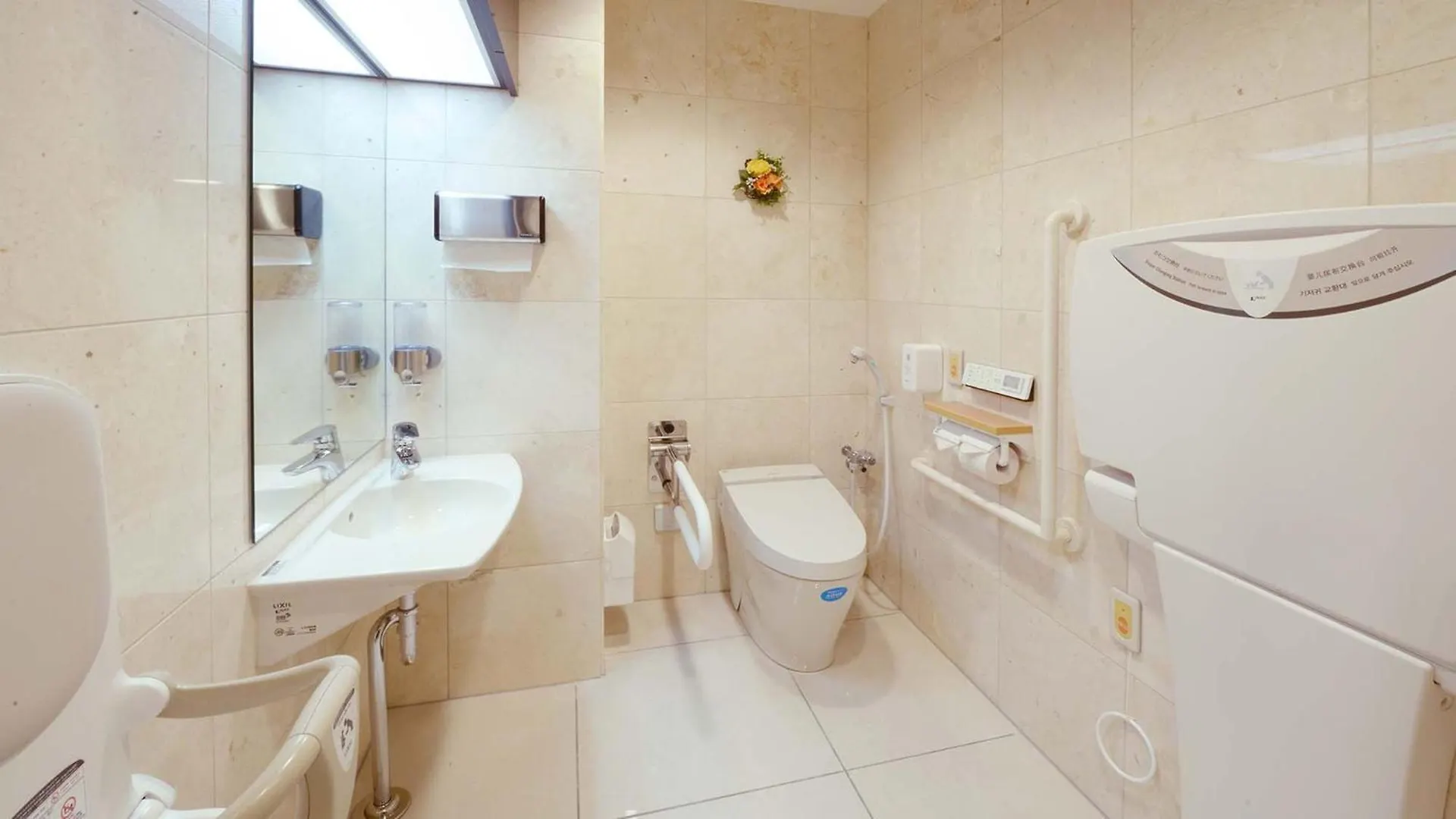 Toyoko Inn Tokyo Eki Yaesu Kita Guchi