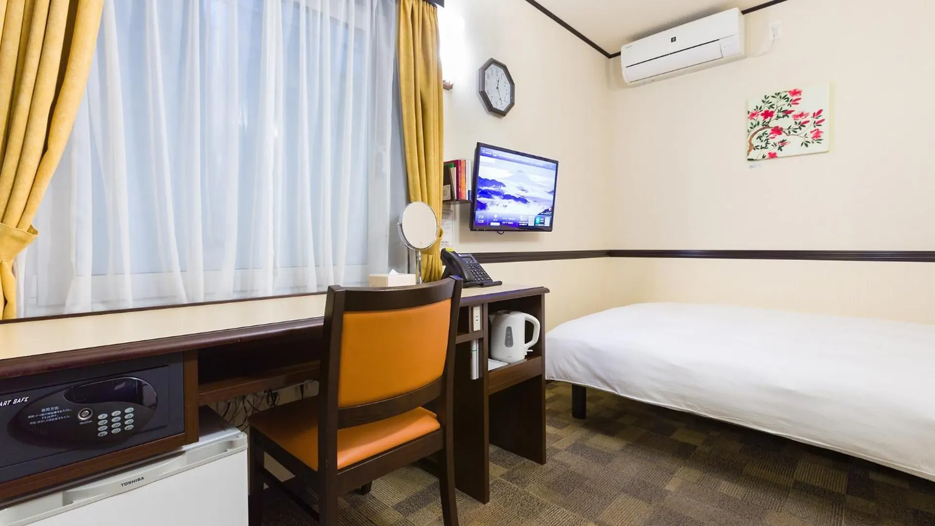 Toyoko Inn Tokyo Eki Yaesu Kita Guchi