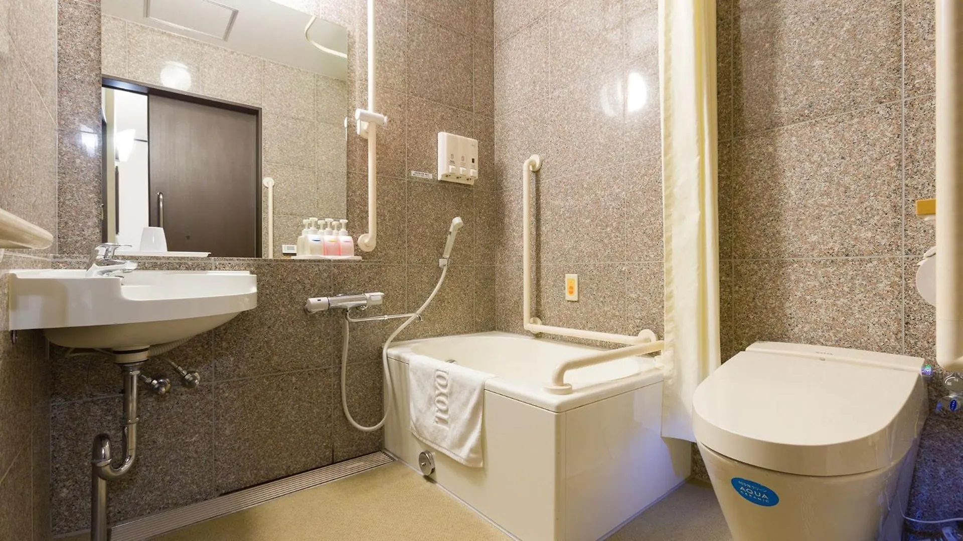 Toyoko Inn Tokyo Eki Yaesu Kita Guchi 3*,  Japán