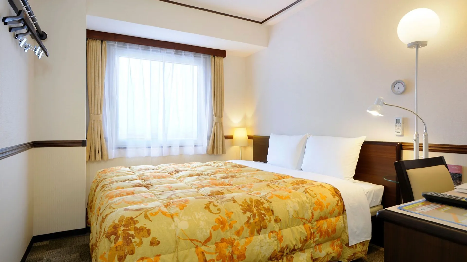 Toyoko Inn Tokyo Eki Yaesu Kita Guchi Japán