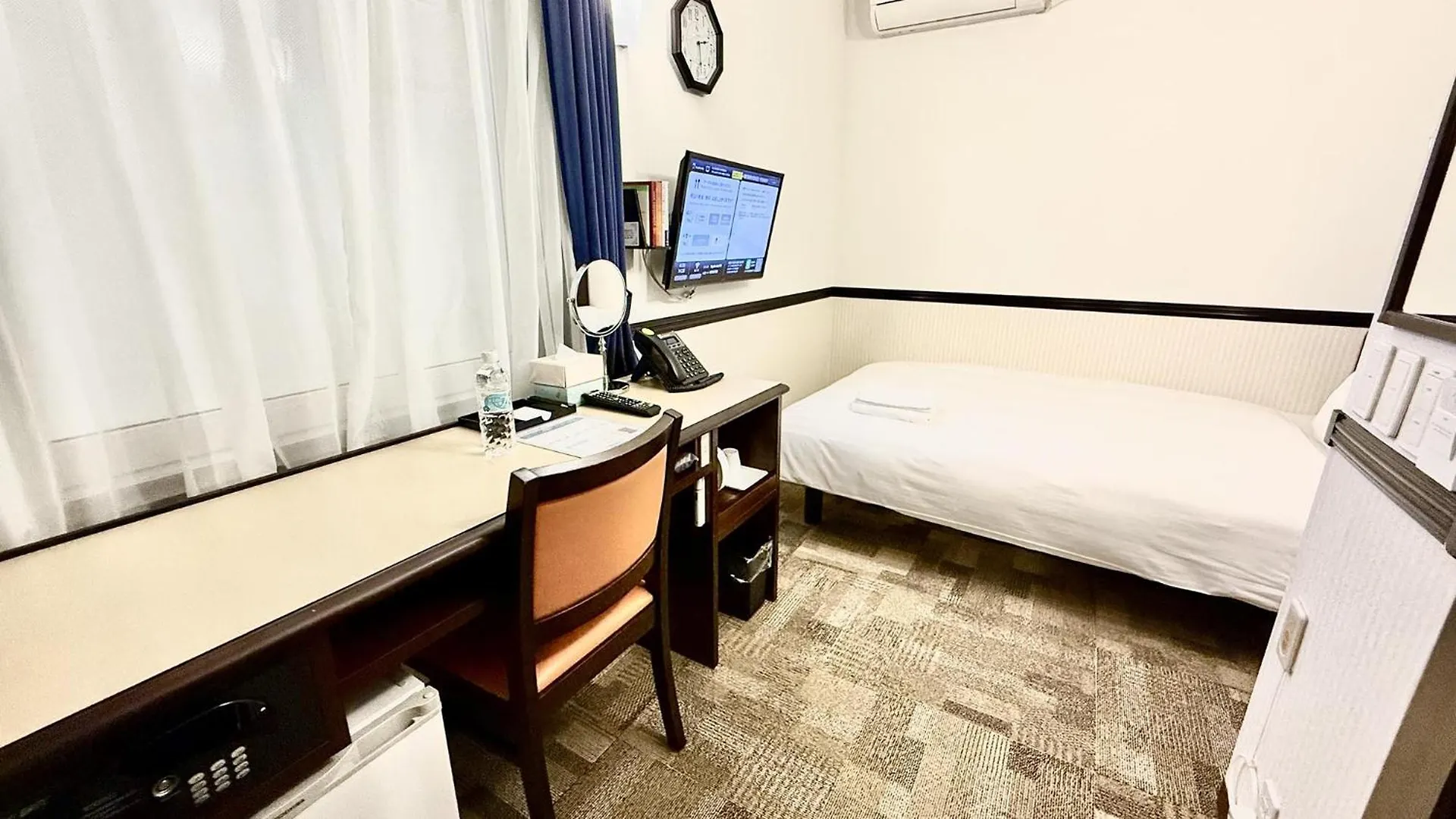 Toyoko Inn Tokyo Eki Yaesu Kita Guchi 3*,